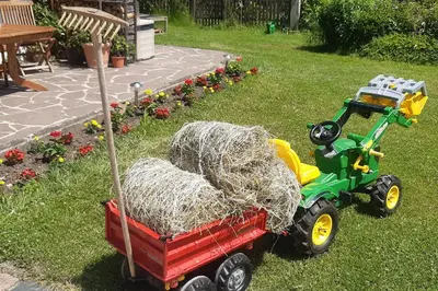 Ein Garten an der Unterkunft Brüglhuberhof
