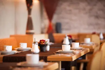 Ein Restaurant oder anderes Speiselokal in der Unterkunft Landgasthof Linden