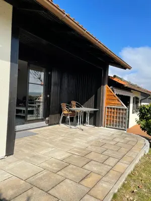 Das Gebäude in dem sich das Ferienhaus befindet