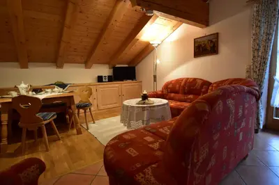 Ein Sitzbereich in der Unterkunft Hoderhof