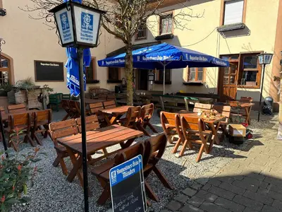 Ein Restaurant oder anderes Speiselokal in der Unterkunft Gasthof Zur Post