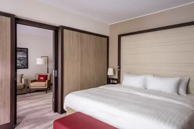Ein Bett oder Betten in einem Zimmer der Unterkunft Munich Airport Marriott Hotel