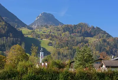 Ein allgemeiner Bergblick oder ein Berglick von der Ferienwohnung aus