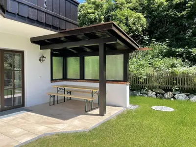 Ein Garten an der Unterkunft Berglife Garmisch