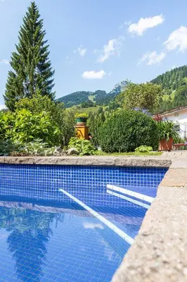 Der Swimmingpool an oder in der Nähe von Landhaus Renata - Wendelstein