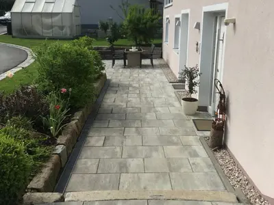 Ein Garten an der Unterkunft Ferienwohnung im Zentrum