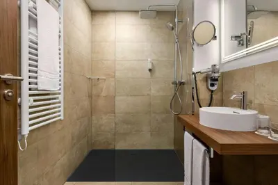 Ein Badezimmer in der Unterkunft Amedia Munich Dachau, Trademark Collection by Wyndham