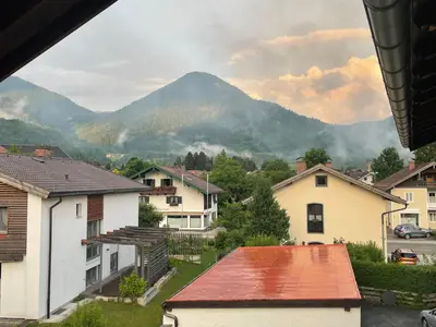 Ein allgemeiner Bergblick oder ein Berglick von der Ferienwohnung aus