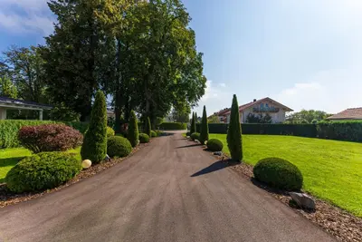 Ein Garten an der Unterkunft Heufelder Hof