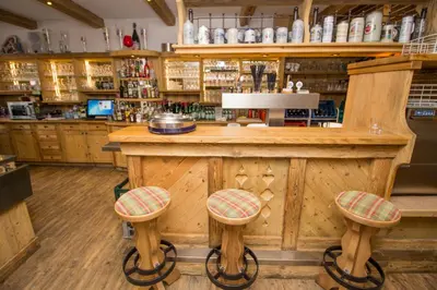 Lounge oder Bar in der Unterkunft Hotel Altwirt