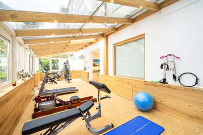 Das Fitnesscenter und/oder die Fitnesseinrichtungen in der Unterkunft Park Hotel Laim
