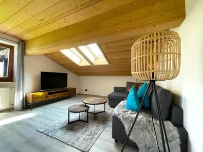 TV/Unterhaltungsangebot in der Unterkunft Gemütliche Ferienwohnung im DG am Tegernsee - Bergblick, Ruhe & ganz viel Platz