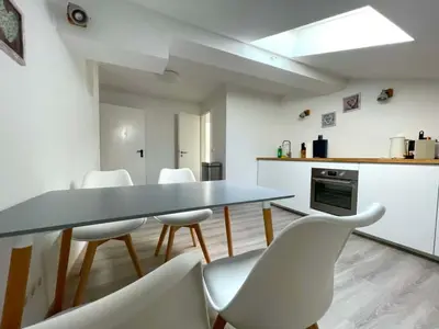 Küche/Küchenzeile in der Unterkunft Gemütliche Ferienwohnung im DG am Tegernsee - Bergblick, Ruhe & ganz viel Platz