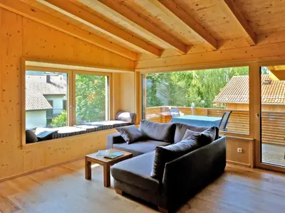 Ein Sitzbereich in der Unterkunft Ferienwohnung Schöpf