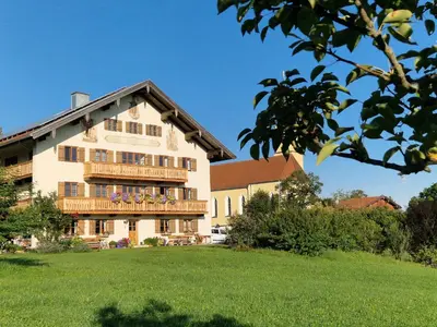 Ein Garten an der Unterkunft Agelbauer
