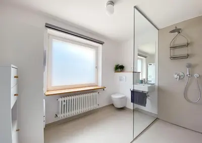 Ein Badezimmer in der Unterkunft Stilvolles Apartment mit Bergblick-Hütte und Garten