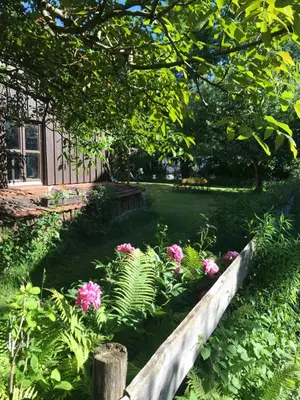 Ein Garten an der Unterkunft Ferienwohnung mit Herz Seebruck am Chiemsee