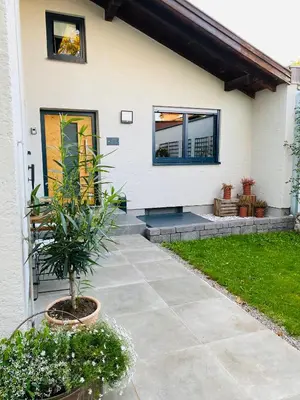 Ein Garten an der Unterkunft Galerie Apartment Self-Check-In