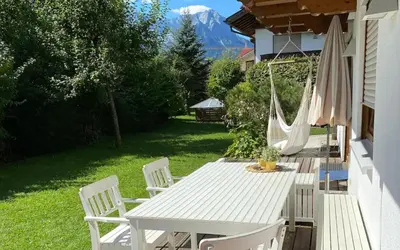 Ein Garten an der Unterkunft Sweet Alpen Home