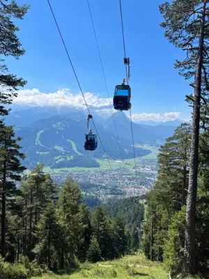 Ein allgemeiner Bergblick oder ein Berglick von der Ferienwohnung aus