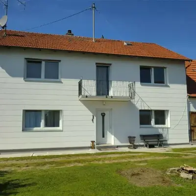 Haus - 4 Zimmer - 2 Bad - 1Küche
