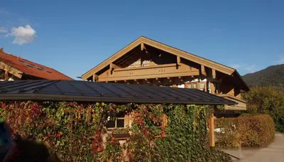 Ein allgemeiner Bergblick oder ein Berglick von der Ferienwohnung aus