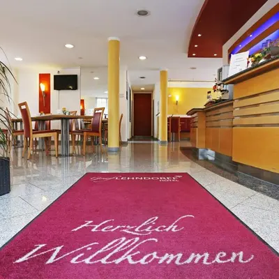 Ein Restaurant oder anderes Speiselokal in der Unterkunft Hotel Graf Lehndorff zur Messe