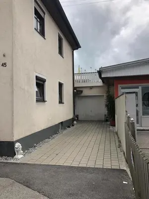 Das Gebäude in dem sich die Ferienwohnung befindet