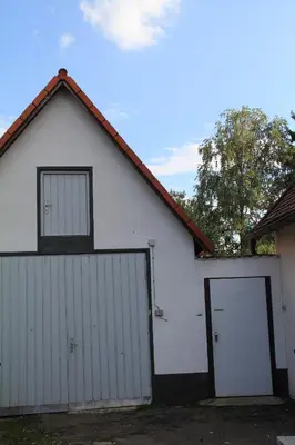 Das Gebäude in dem sich das Ferienhaus befindet