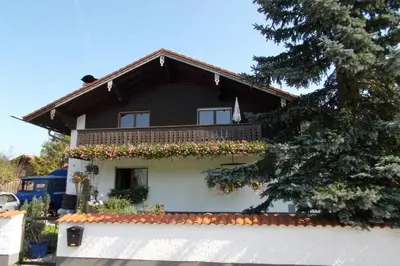 Das Gebäude in dem sich die Ferienwohnung befindet