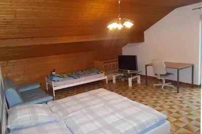 Ein Bett oder Betten in einem Zimmer der Unterkunft Karl-Stieler-Str.