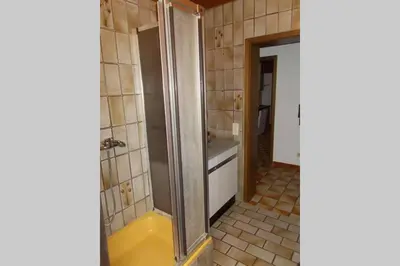 Ein Badezimmer in der Unterkunft Karl-Stieler-Str.