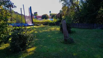 Ein Garten an der Unterkunft Gockel Haus