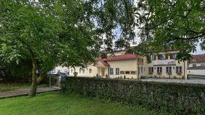 Ein Garten an der Unterkunft Hotel Gasthof Lachner