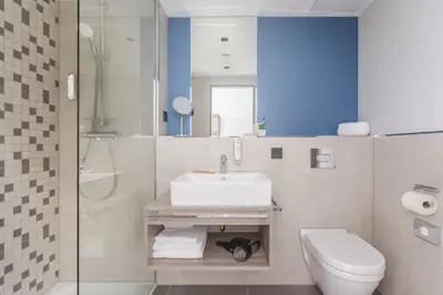 Ein Badezimmer in der Unterkunft Candlewood Suites Augsburg by IHG