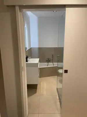 Ein Badezimmer in der Unterkunft Ammersee Haus in Haus,wunderschöne Designerferienwohung mit Garten