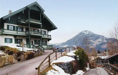 Ein allgemeiner Bergblick oder ein Berglick von der Ferienwohnung aus