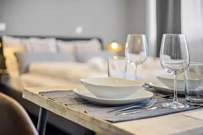 Getränke in der Unterkunft LUXOMES - Modern Design Apartments - Ingolstadt Central