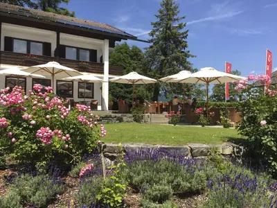 Ein Garten an der Unterkunft Seehof Apartments