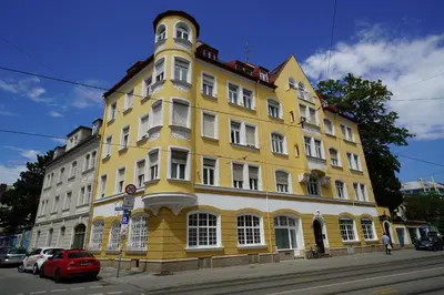 Das Gebäude in dem sich die Ferienwohnung befindet