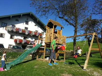 Ein Kinderspielbereich in der Unterkunft Lamplhof