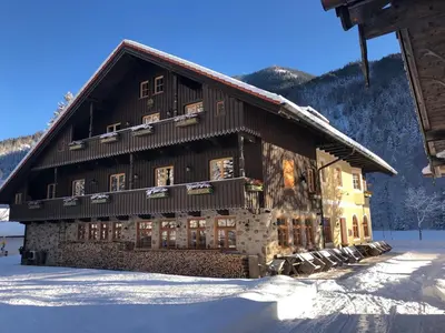 Ein allgemeiner Bergblick oder ein Berglick von der Ferienwohnung aus