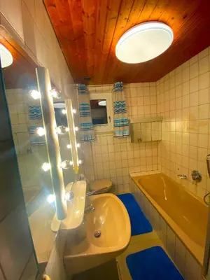 Ein Badezimmer in der Unterkunft Ferienwohnung Zusmarshausen
