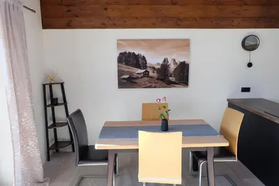 Ein Sitzbereich in der Unterkunft Ferienwohnung Stöckl
