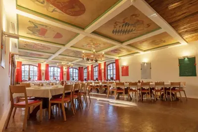 Ein Restaurant oder anderes Speiselokal in der Unterkunft Bio-Hotel Alter Wirt