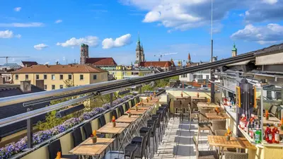 Ein Restaurant oder anderes Speiselokal in der Unterkunft Hotel Deutsche Eiche