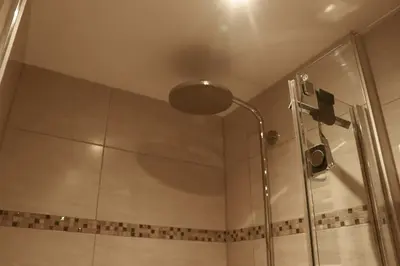 Ein Badezimmer in der Unterkunft Stilvolle Wohnung auf 50 m² mit Parkplatz und WiFi