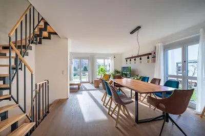 Ein Sitzbereich in der Unterkunft LIBORIA: Stylisches Haus; Sauna ; 4min zum See