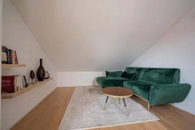 Ein Sitzbereich in der Unterkunft LIBORIA: Stylisches Haus; Sauna ; 4min zum See