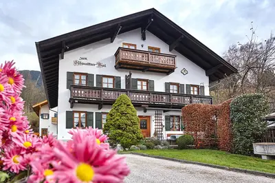 Ein Garten an der Unterkunft Ferienwohnung Wank